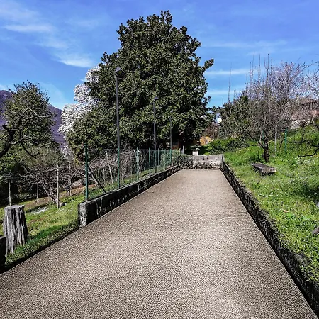 Residenza La Motta - *